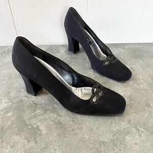 Stuart Weitzman black embellished classic heels pumps size 7.5